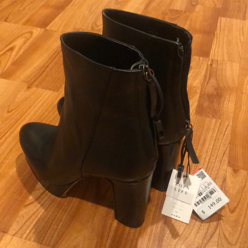 ZARA black leather bootie - Picture 2 of 5